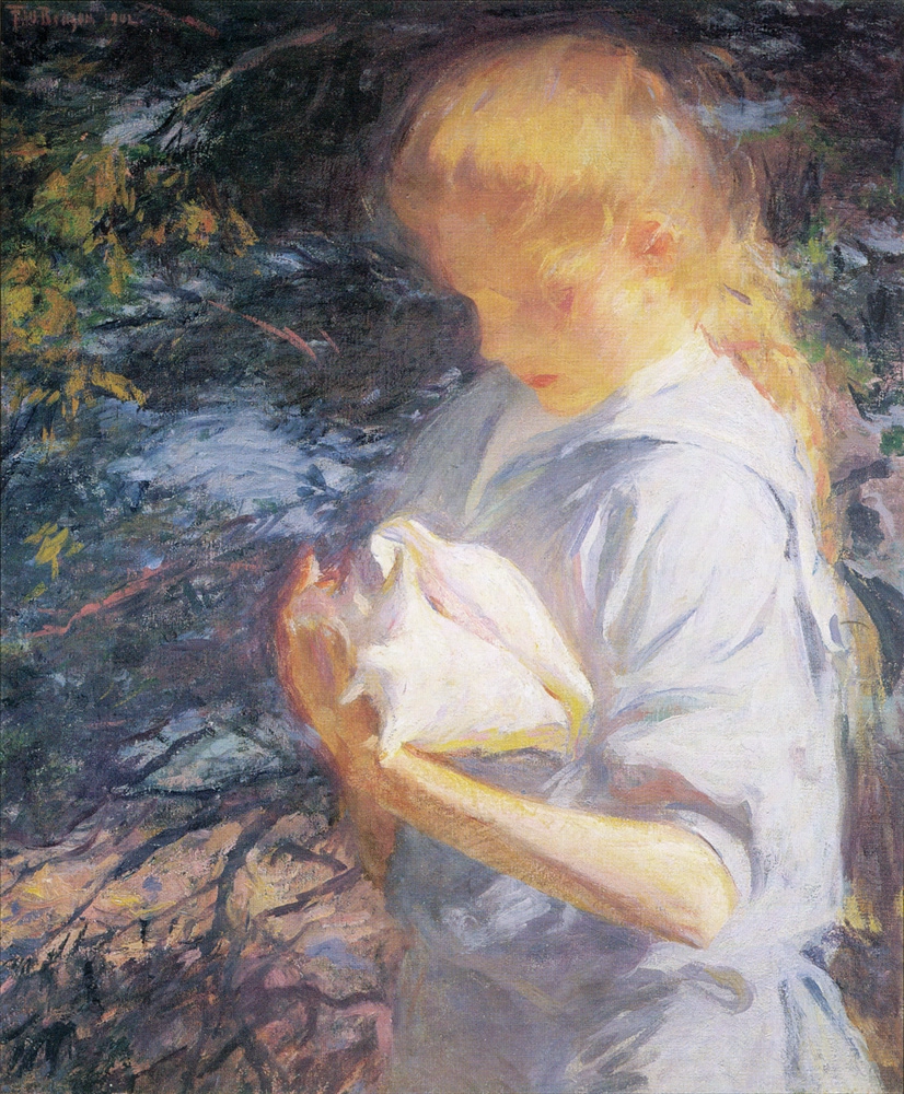 Eleanor_Holding_a_Shell